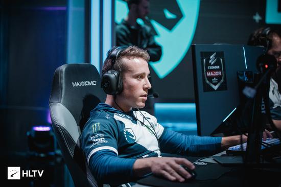 iQOO Neo11正式发布：骁龙8至尊版与电竞芯片引领性价比新标杆